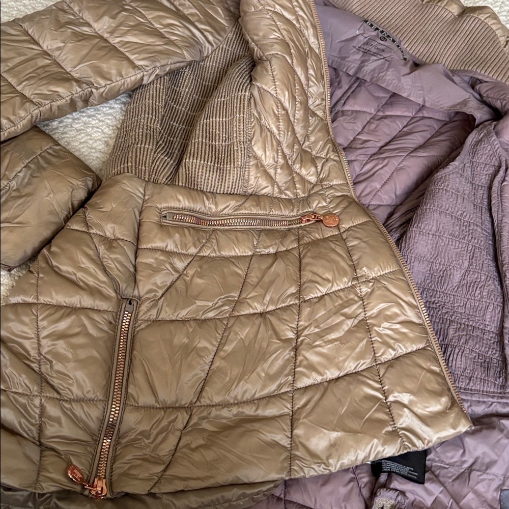 Bernardo Pearlized Primaloft Packable Jacket - image 10